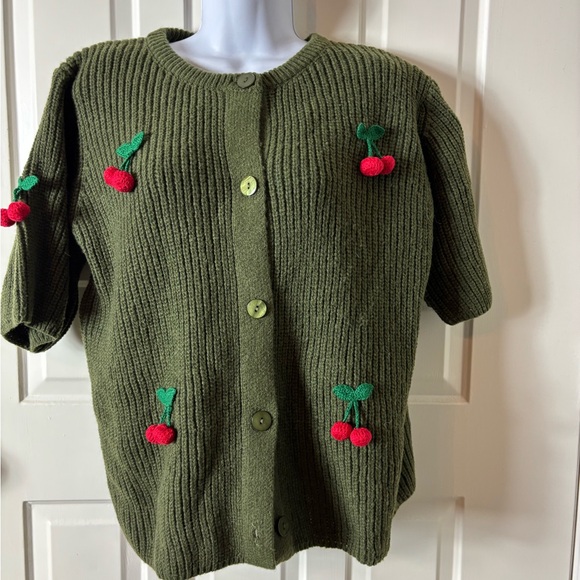 Green Cherry  Cardigan small - Picture 1 of 5